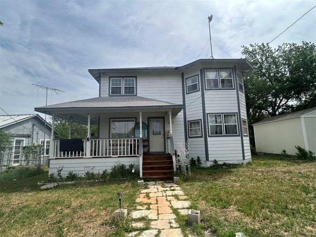 Primary Photo - 803 N Hackberry St
