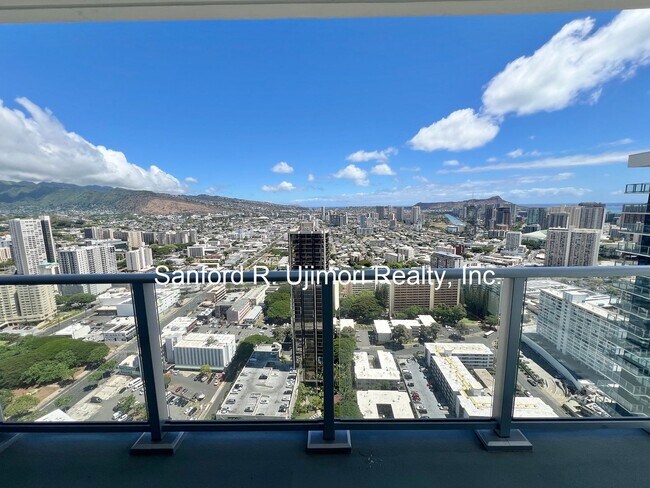 Building Photo - lion4301