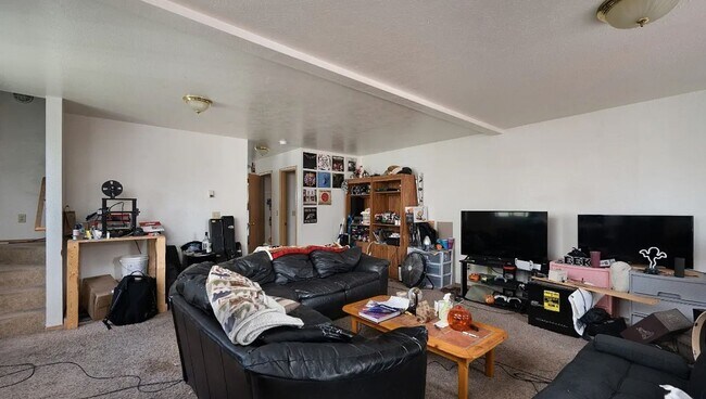 Building Photo - FULLY GUTTED & RENOVATED 4-Bedroom Condo N...