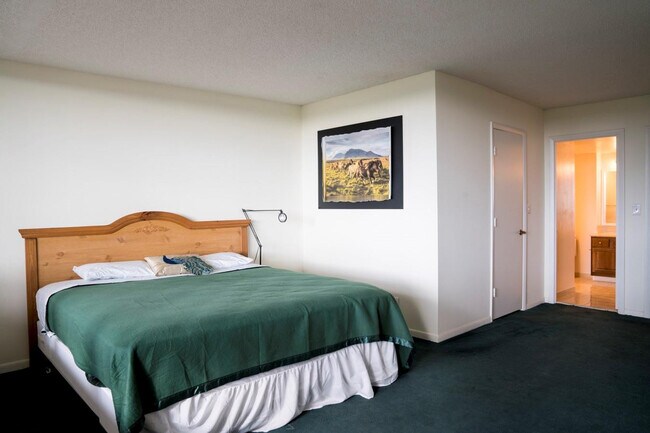 Building Photo - 1800 S Ocean Blvd