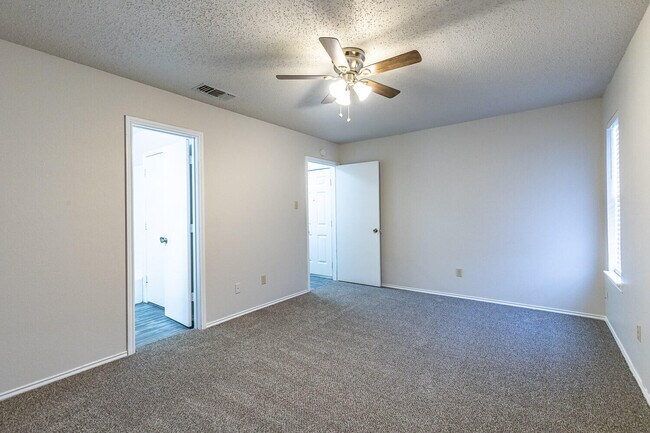 Building Photo - 17 Wagnon Dr