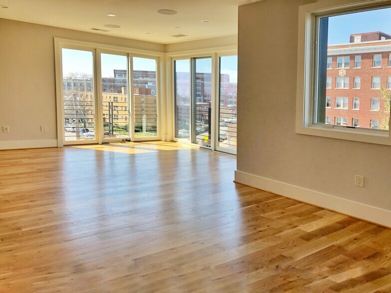 Building Photo - 3801 New Hampshire Ave NW