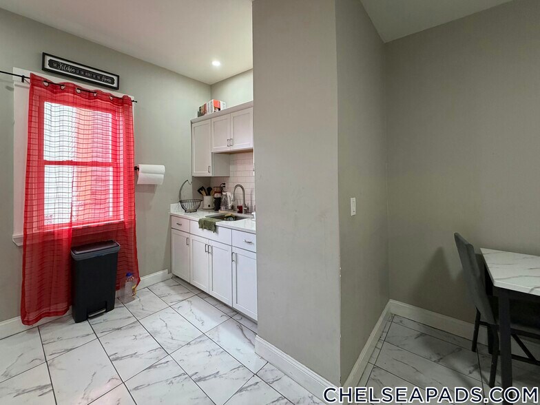 Building Photo - 4 Lafayette Ave