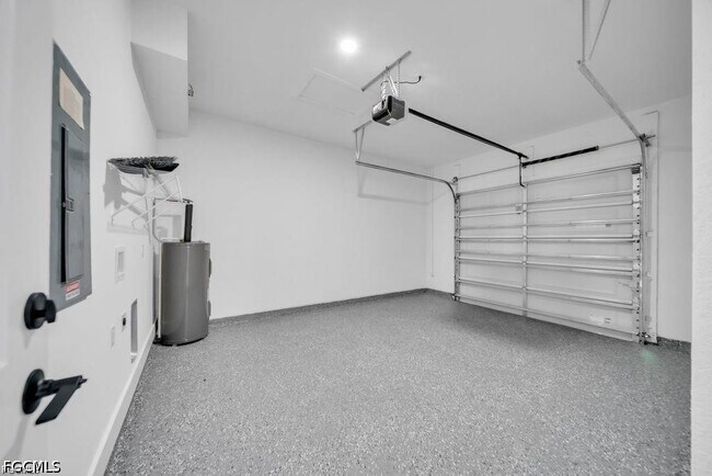 Building Photo - 4648-4650-4650 Leonard Blvd S