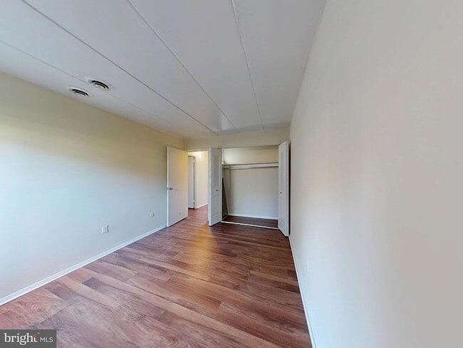 Building Photo - 2622 Fort Farnsworth Rd