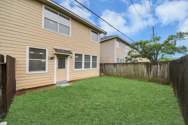 Building Photo - 6019 Pennworth Ln