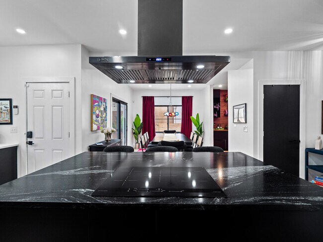 Building Photo - 25 N Rose Blvd