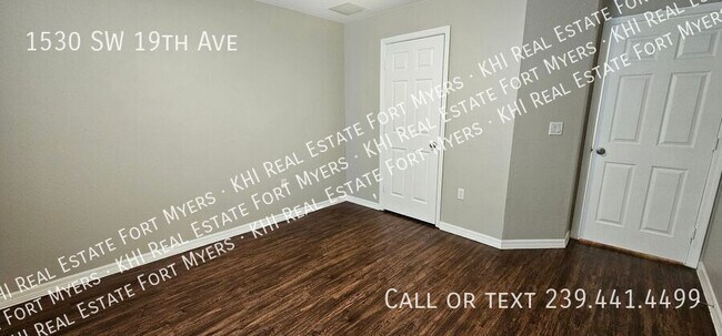 Building Photo - 1530 SW 19th Ave