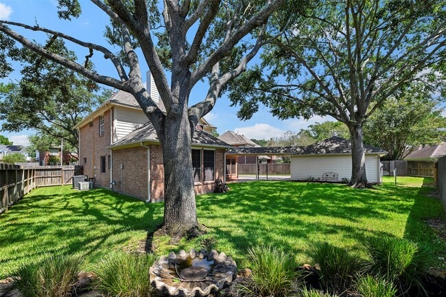 Building Photo - 15106 Vista Heights Dr