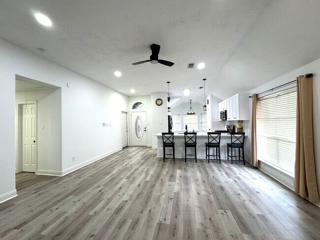 Building Photo - 3265 Jessica Ct