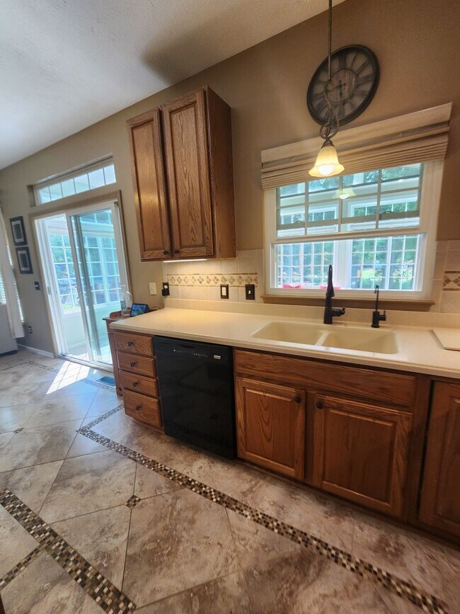 Building Photo - 3288 Beech Ln