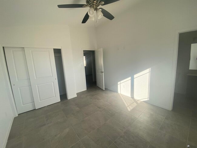 Building Photo - 4655 E Los Olivos Dr