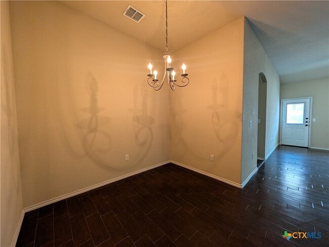 Building Photo - 660 Creekside Cir