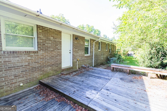 Building Photo - 105 Circle Dr