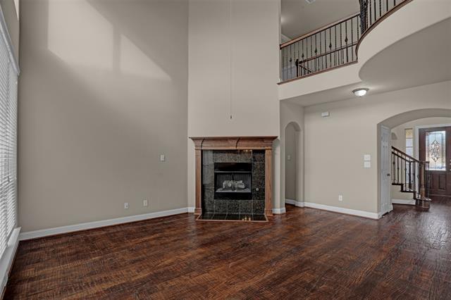 Building Photo - 1702 Tulare Dr