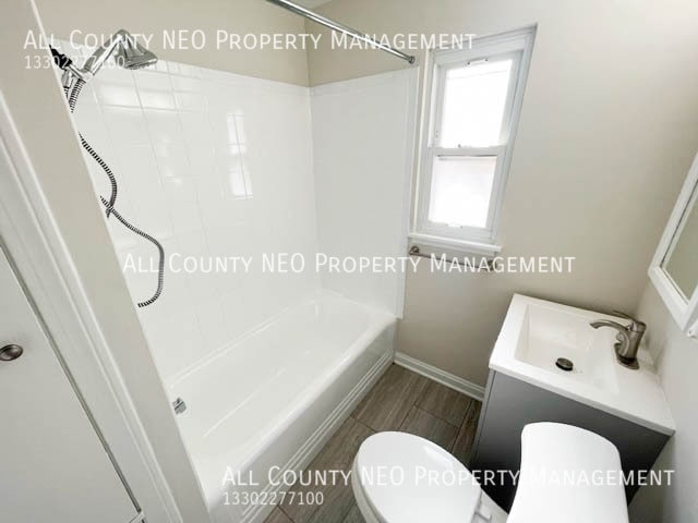 Building Photo - 19330 Meredith Ave