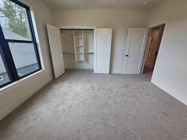 Building Photo - 7233 Havenwood Dr
