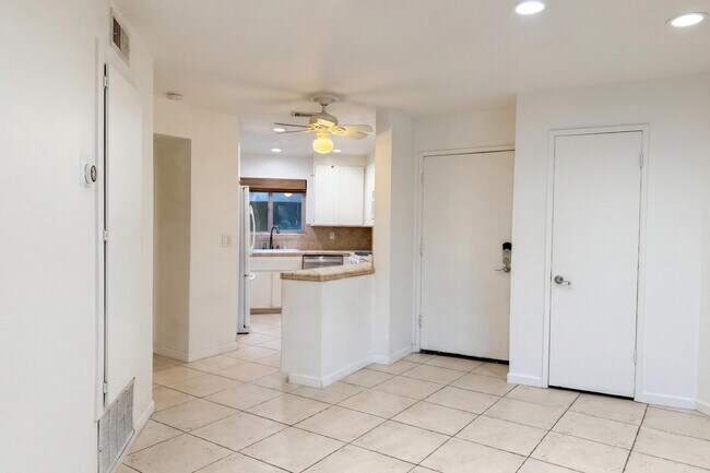 Building Photo - 48255 Monroe St