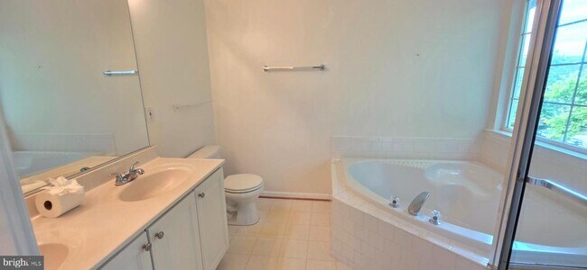 Building Photo - 12723 Sullivan Ct