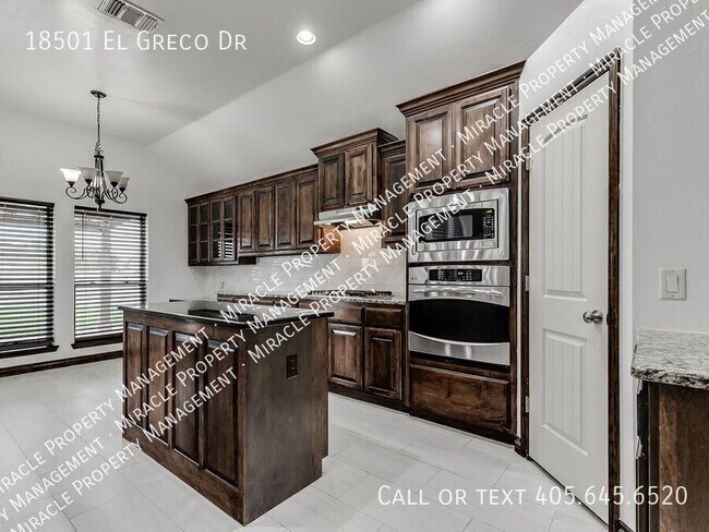 Building Photo - 18501 El Greco Dr