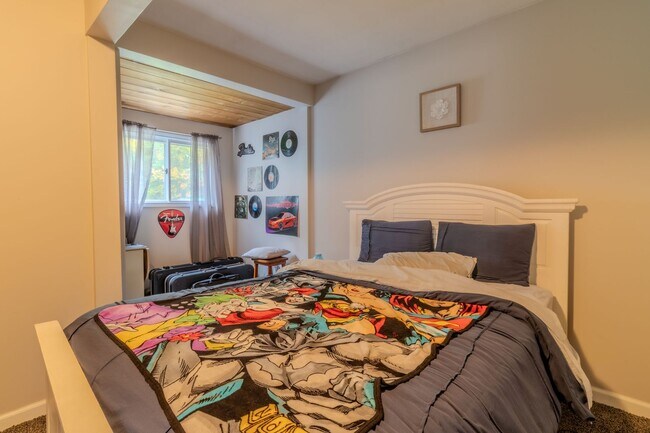 Building Photo - Retreat on Duck Lake Peninsula