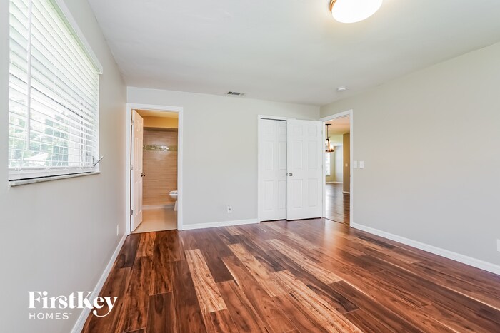 Building Photo - 17185 Phlox Dr