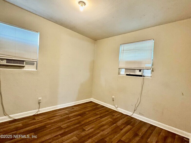 Building Photo - 1859 Doyon Ct