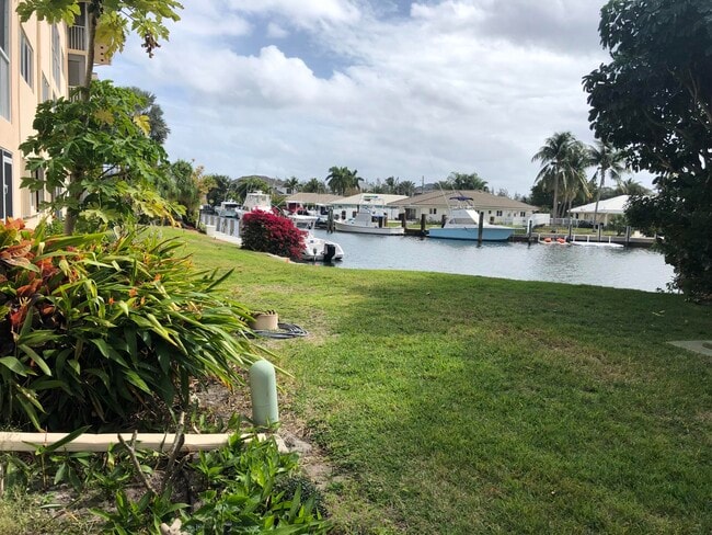 Building Photo - 698 NE Spanish River Blvd