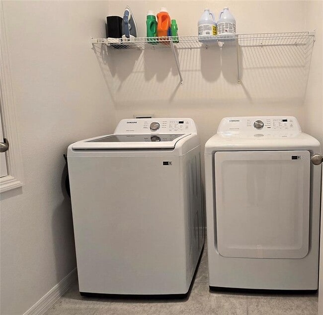 Building Photo - 301 Tarpon Bay Blvd