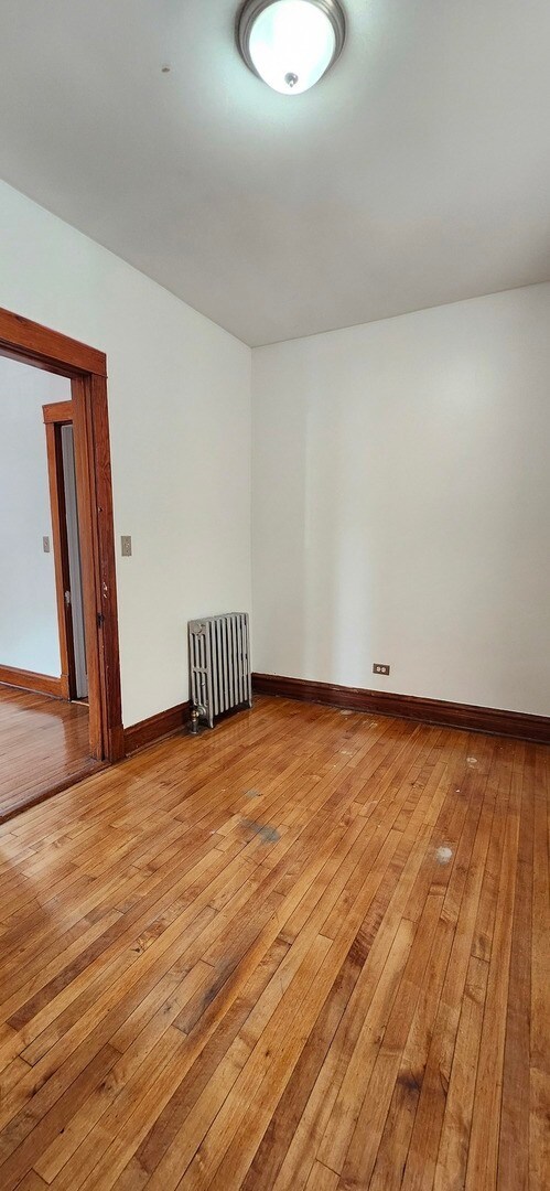 Building Photo - 4256 W Wrightwood Ave