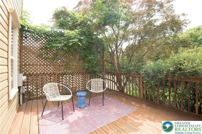 Building Photo - 1528 Wethersfield Dr