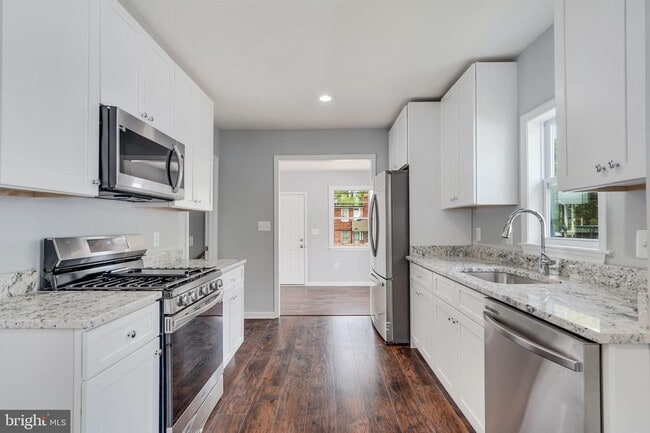 Building Photo - 3312 D St SE