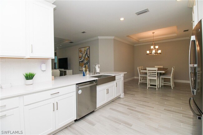 Building Photo - 15565 Vittorio St