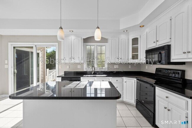 Building Photo - 155 Beardsley Rd