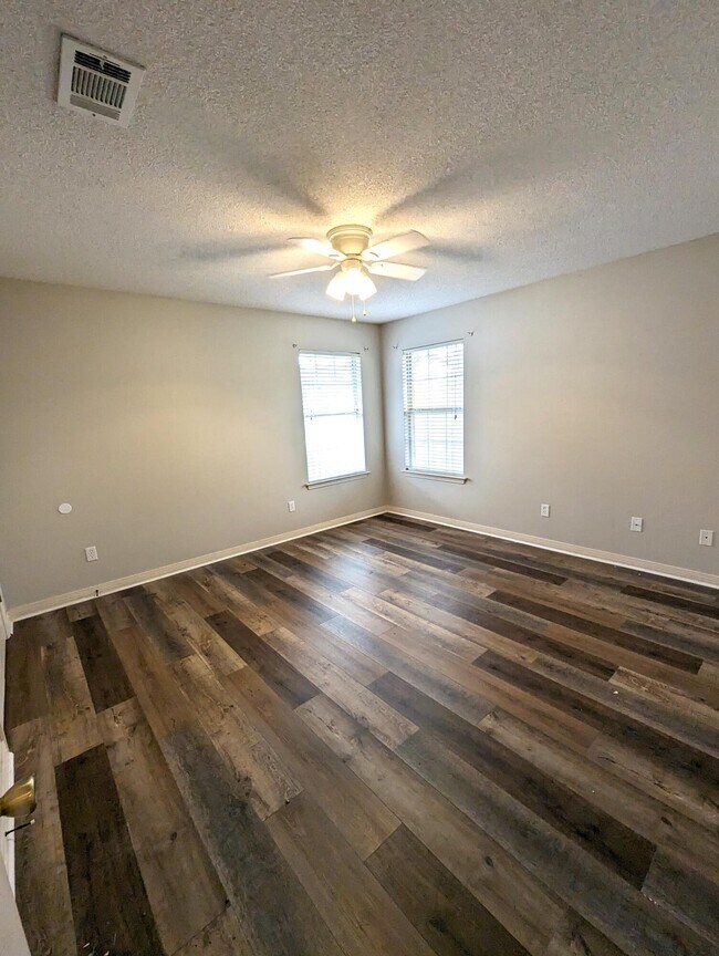 Building Photo - 1822 Brooke Beach Dr