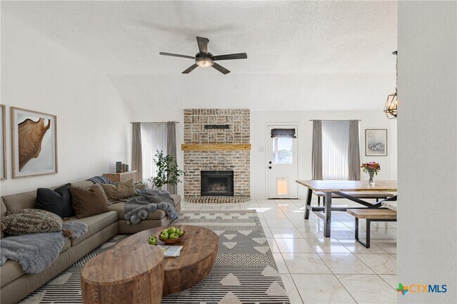 Building Photo - 3081 Colorado Dr