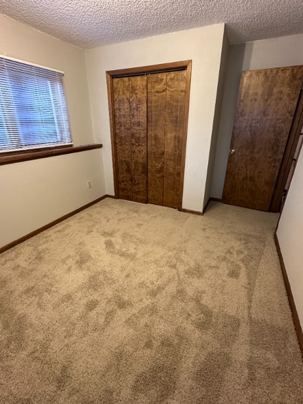 Building Photo - 4207 E Comanche Dr