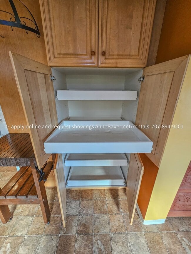 Building Photo - Exquisite Home among the Oak Trees