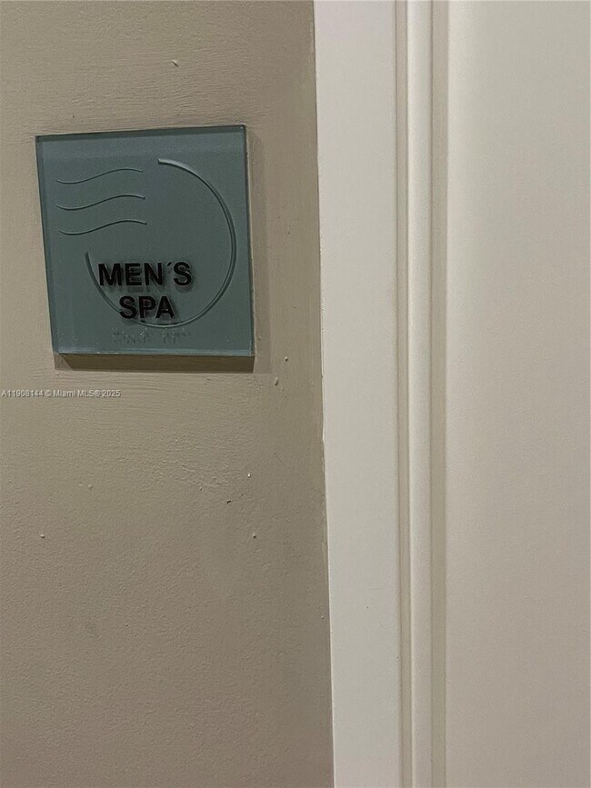 Building Photo - 350 S Miami Ave