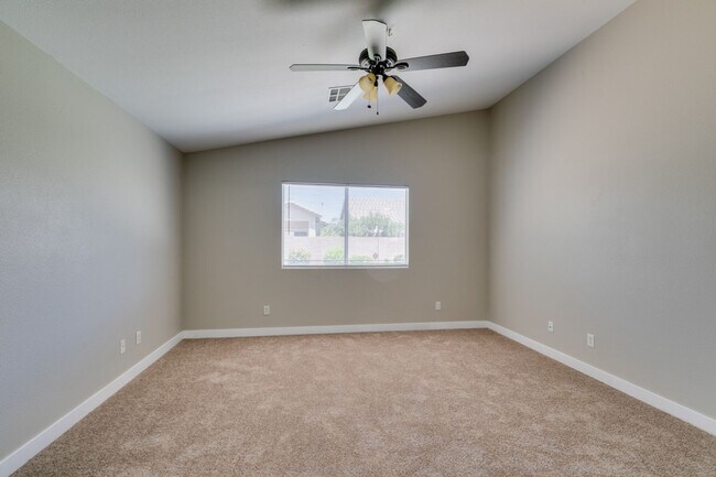 Building Photo - This  one-story home is located in the hea...