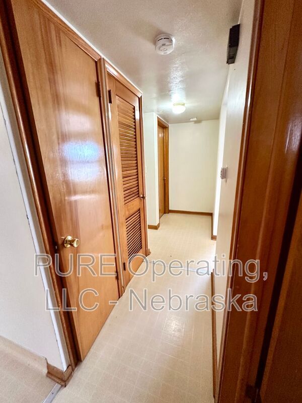 Building Photo - 2205 Lindyview Rd