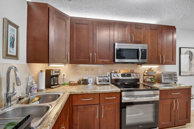 Building Photo - 10173 Mangrove Dr