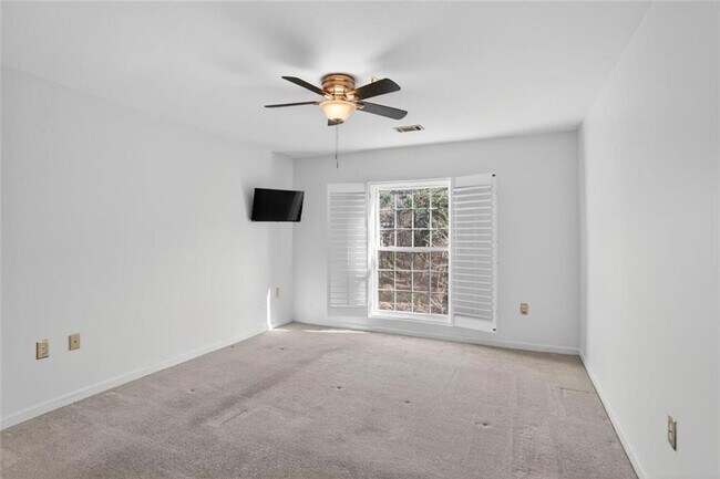 Building Photo - 27207 Plantation Dr NE