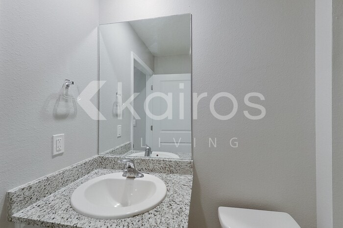 Building Photo - 8656 SW 44th Ct