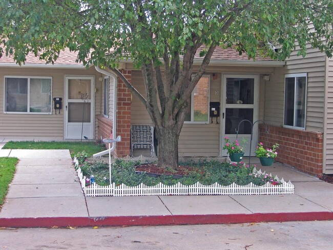 Building Photo - 711 Nuckolls St
