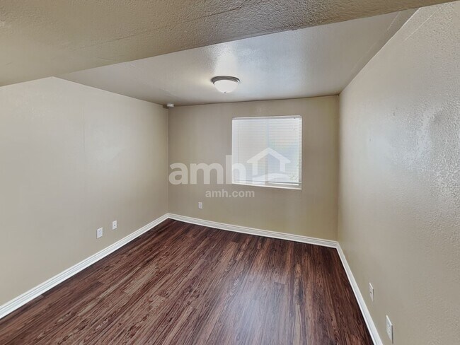 Building Photo - 1449 S 2490 E