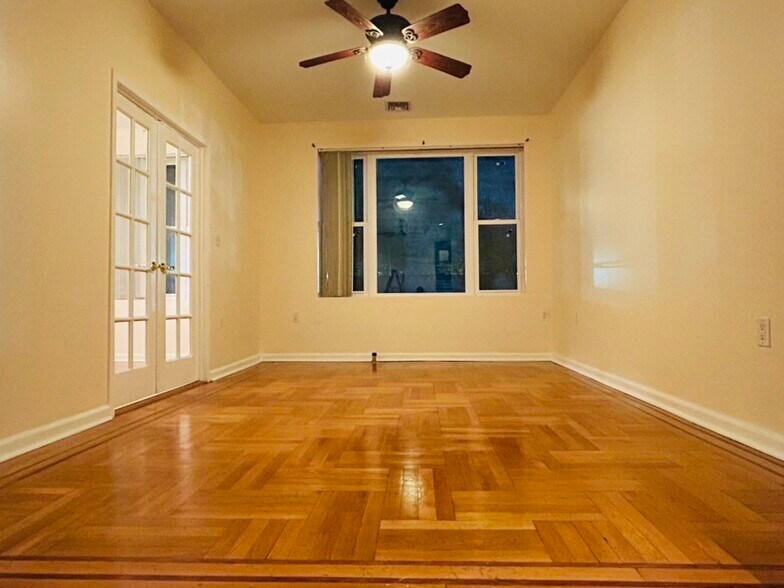 Building Photo - 1761 E 16th St