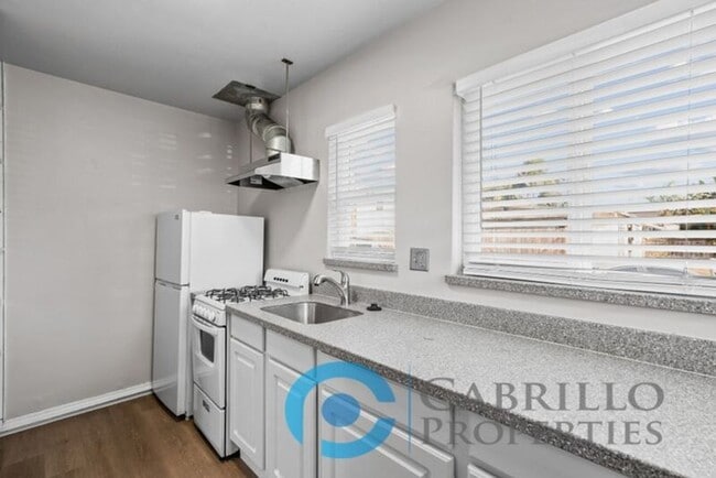 Building Photo - 2110 Bacon St