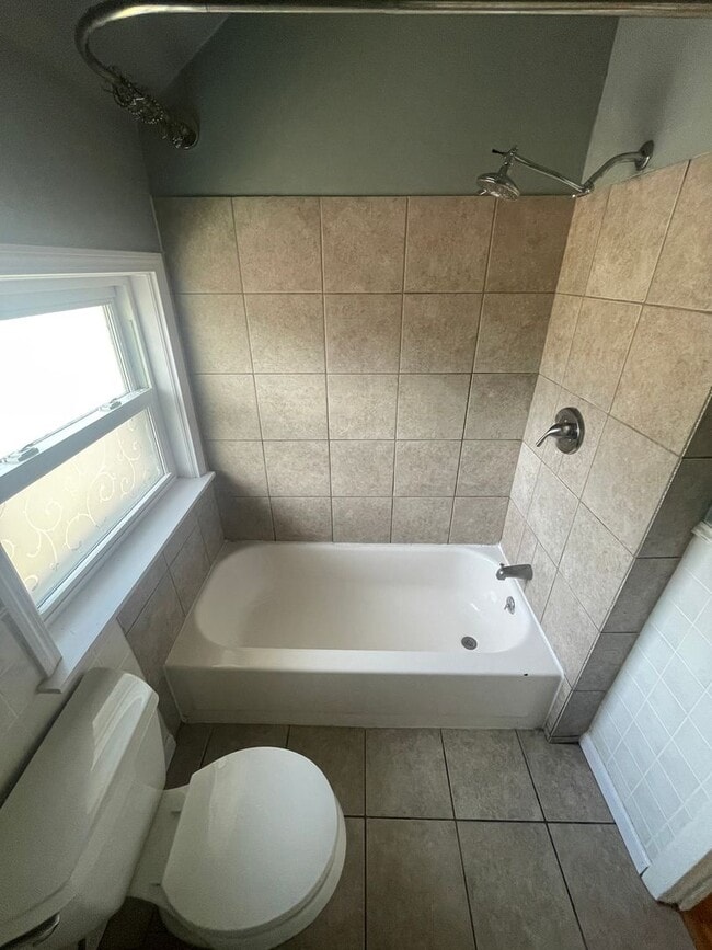 Building Photo - AVAILABLE NOW! - Gorgeous 3 Bedroom 1 Bath...