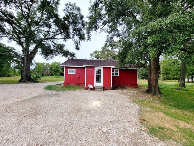 Building Photo - 15590 Magnolia Park